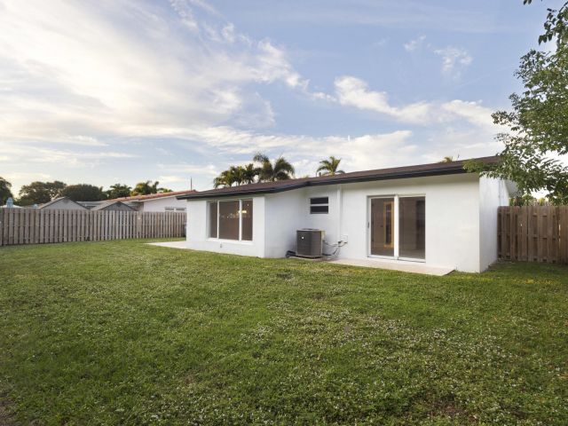 Home for sale at 2940 NE 18th Street - photo 6913407