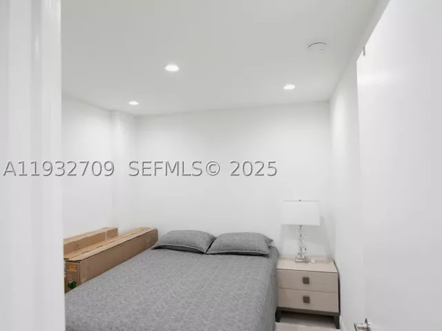 3-bedroom condo for sale in Sunny Isles Beach - 19380 Collins Ave 1003 - MondialRealty