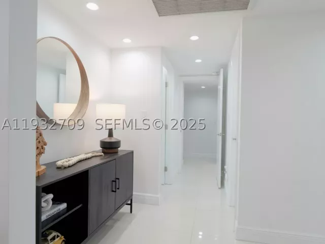 3-bedroom condo for sale in Sunny Isles Beach - 19380 Collins Ave 1003 - MondialRealty
