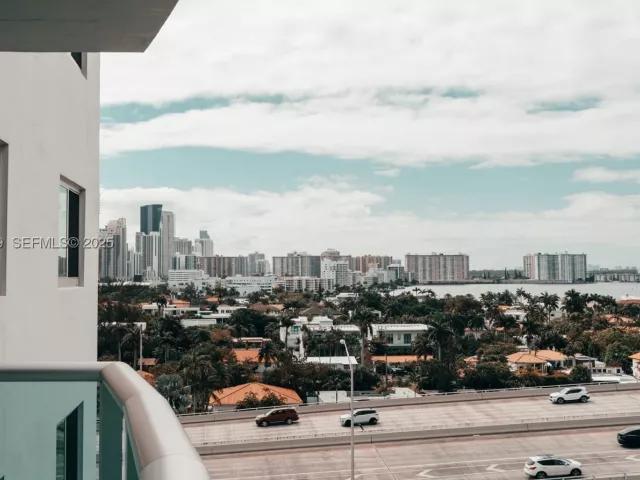 3-bedroom condo for sale in Sunny Isles Beach - 19380 Collins Ave 1003 - MondialRealty
