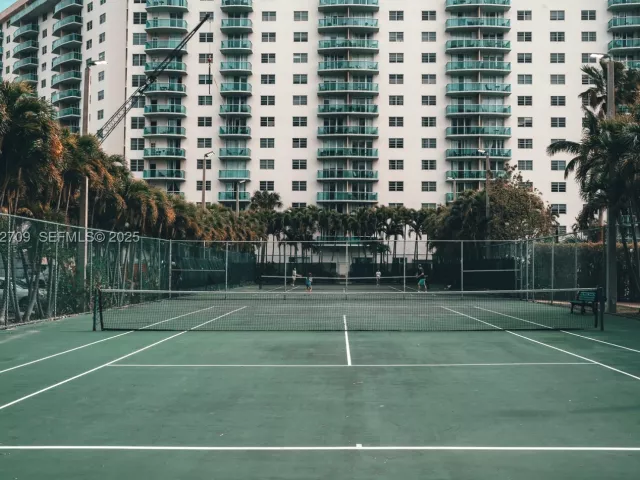 3-bedroom condo for sale in Sunny Isles Beach - 19380 Collins Ave 1003 - MondialRealty