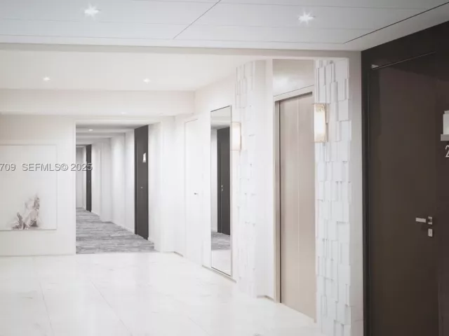 3-bedroom condo for sale in Sunny Isles Beach - 19380 Collins Ave 1003 - MondialRealty