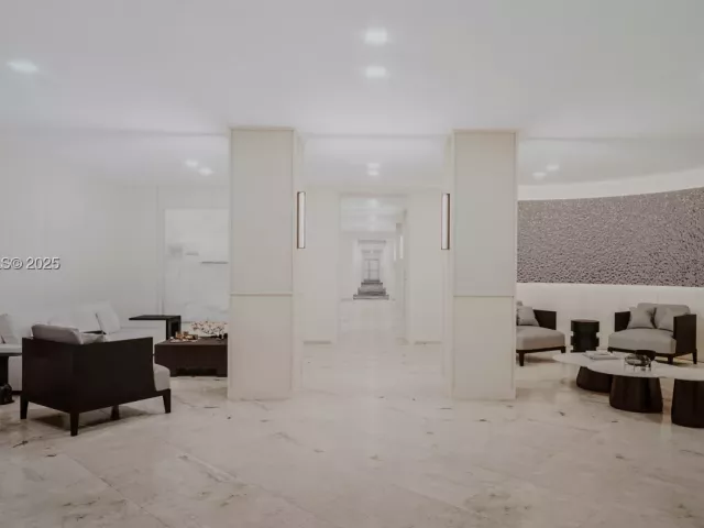 3-bedroom condo for sale in Sunny Isles Beach - 19380 Collins Ave 1003 - MondialRealty