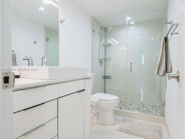 Apartment for sale  Unit #1003 - photo 6912989