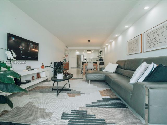 Apartment for sale  Unit #1003 - photo 6912994