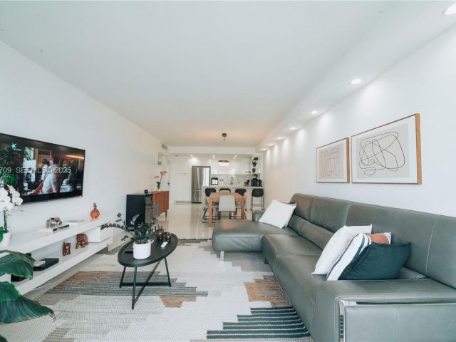 Apartment for sale  Unit #1003 - photo 6912995