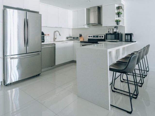 Apartment for sale  Unit #1003 - photo 6912998