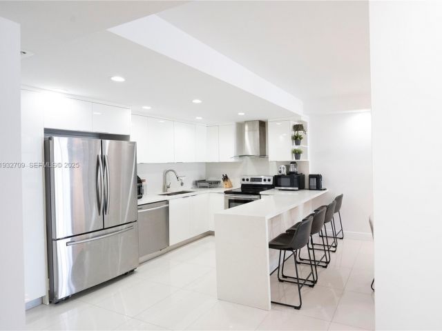 Apartment for sale  Unit #1003 - photo 6912999