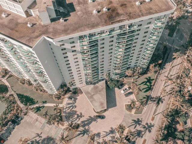 Apartment for sale  Unit #1003 - photo 6913000