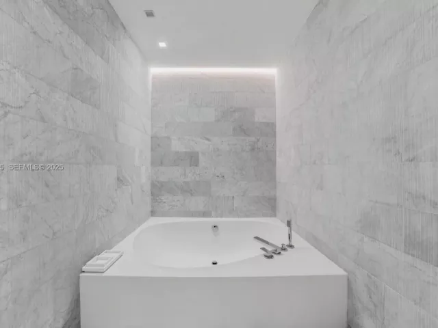 2-bedroom condo for sale in Bal Harbour - 10201 Collins Ave 807 - MondialRealty