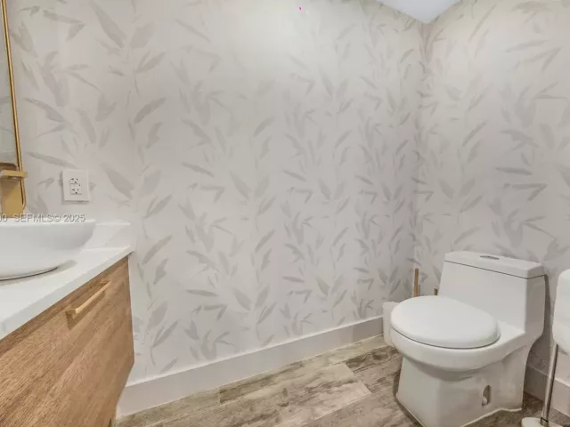 4-bedroom condo for sale in Miami - 650 NE 32nd St 2901 - MondialRealty