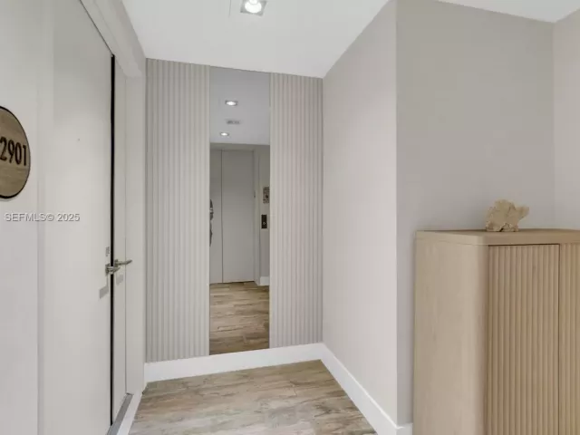 4-bedroom condo for sale in Miami - 650 NE 32nd St 2901 - MondialRealty