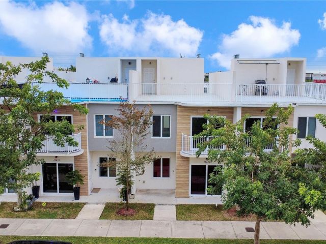 4-bedroom home for rent in Homestead - 14482 SW 259th St 0 - MondialRealty