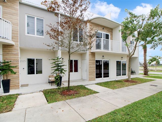 4-bedroom home for rent in Homestead - 14482 SW 259th St 0 - MondialRealty