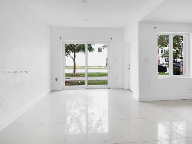 4-bedroom home for rent in Homestead - 14482 SW 259th St 0 - MondialRealty