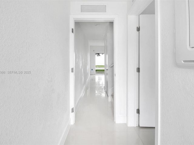 4-bedroom home for rent in Homestead - 14482 SW 259th St 0 - MondialRealty