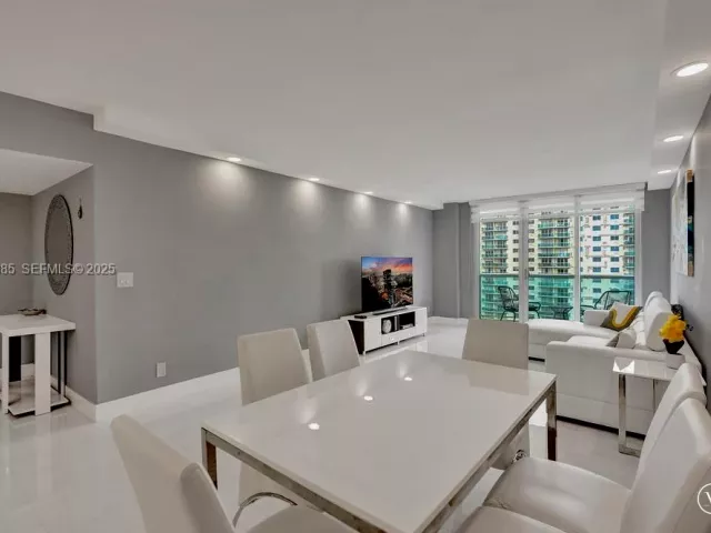 2-bedroom condo for sale in Sunny Isles Beach - 19380 Collins Ave 1104 - MondialRealty