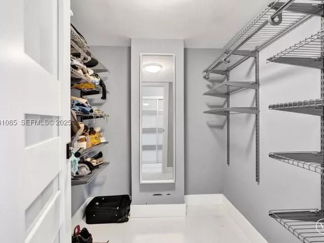 2-bedroom condo for sale in Sunny Isles Beach - 19380 Collins Ave 1104 - MondialRealty