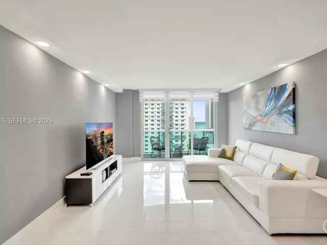 2-bedroom condo for sale in Sunny Isles Beach - 19380 Collins Ave 1104 - MondialRealty