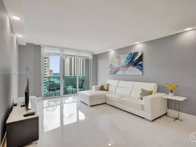 2-bedroom condo for sale in Sunny Isles Beach - 19380 Collins Ave 1104 - MondialRealty