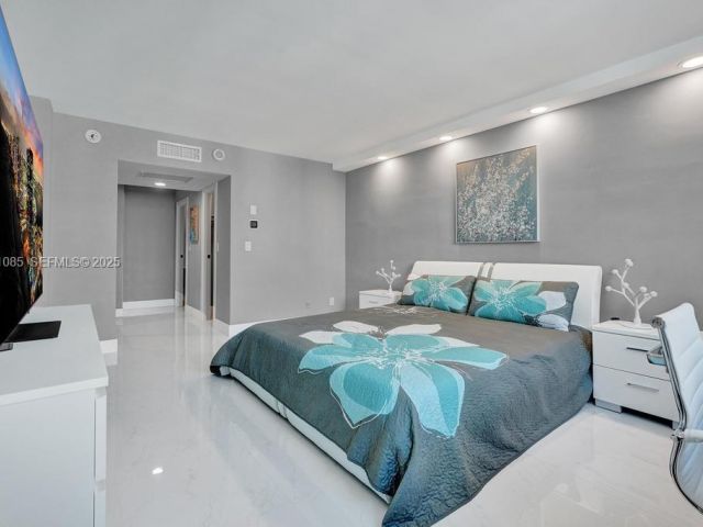 Apartment for sale  Unit #1104 - photo 6916852