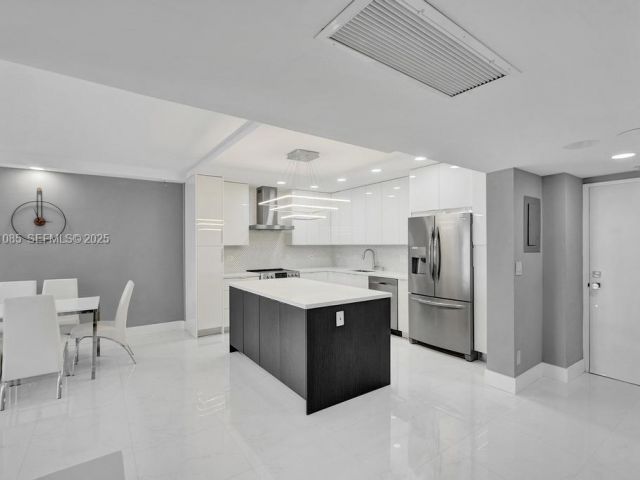 Apartment for sale  Unit #1104 - photo 6916860