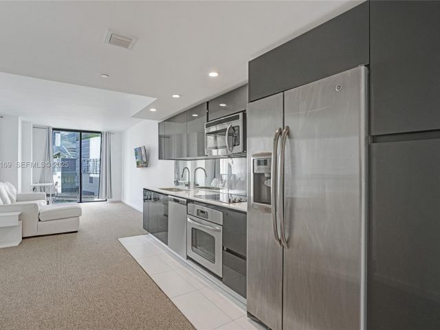 condo for sale in Miami - 31 SE 6th St 805 - MondialRealty