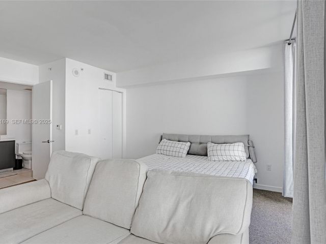condo for sale in Miami - 31 SE 6th St 805 - MondialRealty