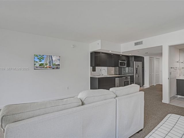 condo for sale in Miami - 31 SE 6th St 805 - MondialRealty