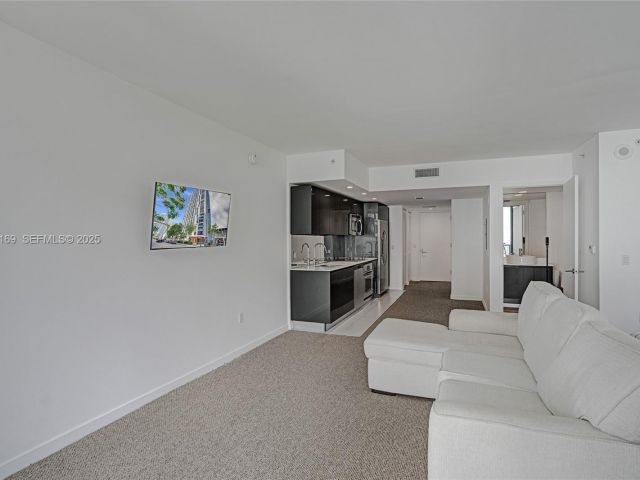 condo for sale in Miami - 31 SE 6th St 805 - MondialRealty