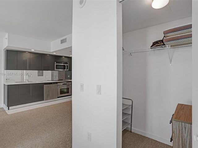 condo for sale in Miami - 31 SE 6th St 805 - MondialRealty