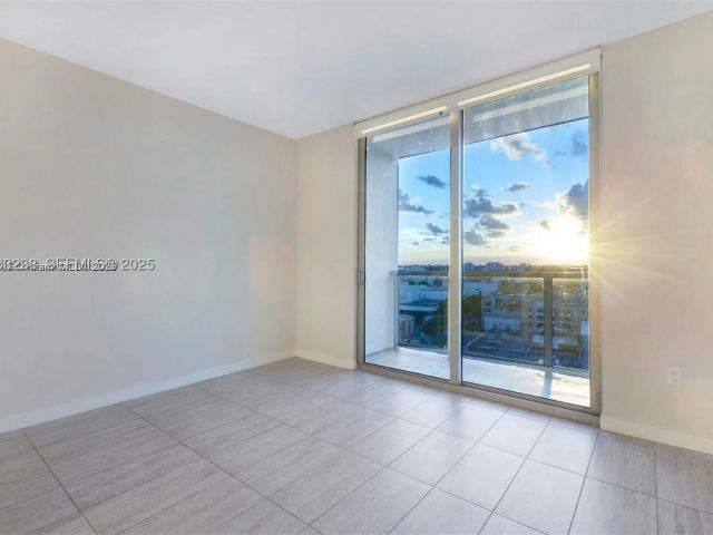 1-bedroom condo for sale in Miami - 3900 Biscayne Blvd N-905 - MondialRealty