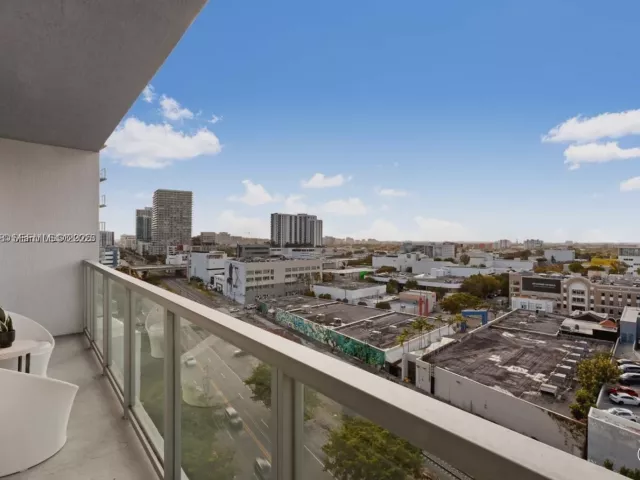 1-bedroom condo for sale in Miami - 3900 Biscayne Blvd N-905 - MondialRealty