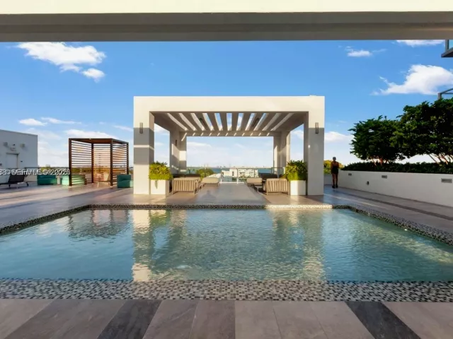 1-bedroom condo for sale in Miami - 3900 Biscayne Blvd N-905 - MondialRealty