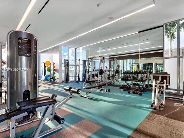 1-bedroom condo for sale in Miami - 3900 Biscayne Blvd N-905 - MondialRealty