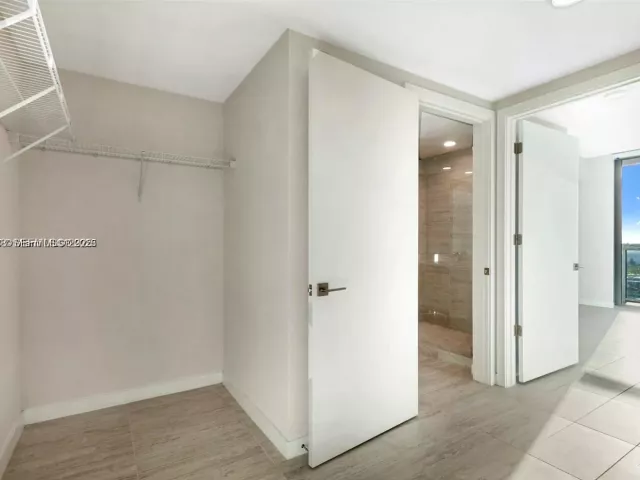 1-bedroom condo for sale in Miami - 3900 Biscayne Blvd N-905 - MondialRealty