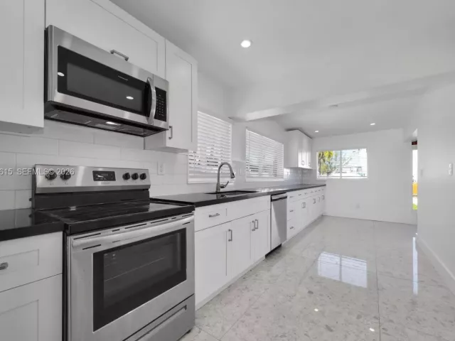 4-bedroom home for sale in Miami - 3551 NW 20th St - MondialRealty