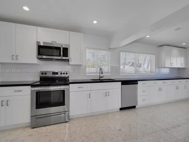 4-bedroom home for sale in Miami - 3551 NW 20th St - MondialRealty