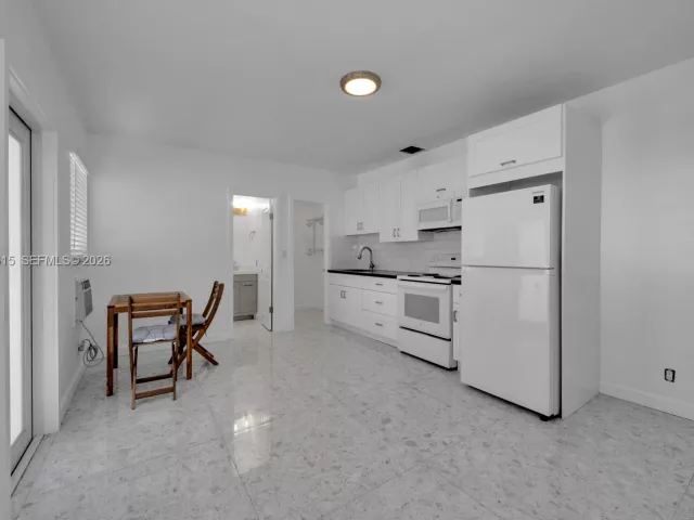 4-bedroom home for sale in Miami - 3551 NW 20th St - MondialRealty