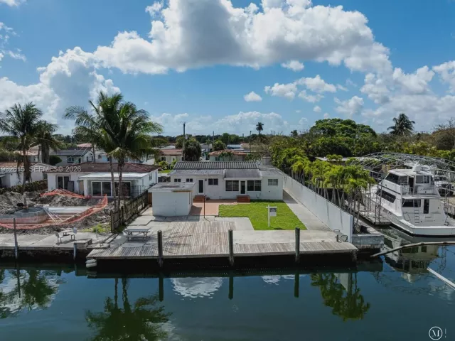 4-bedroom home for sale in Miami - 3551 NW 20th St - MondialRealty