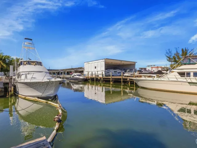 4-bedroom home for sale in Miami - 3551 NW 20th St - MondialRealty