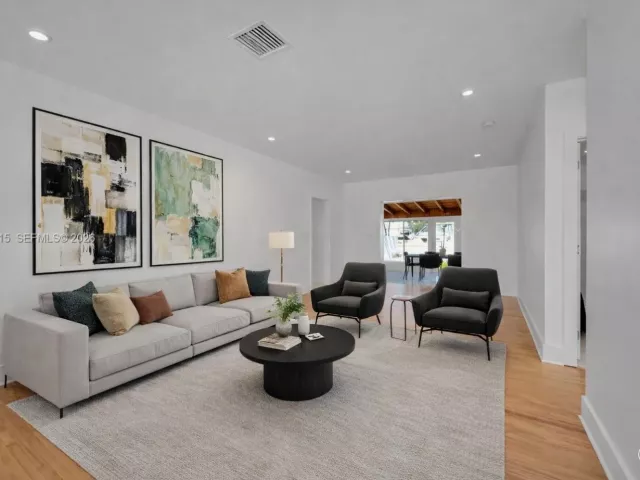 4-bedroom home for sale in Miami - 3551 NW 20th St - MondialRealty