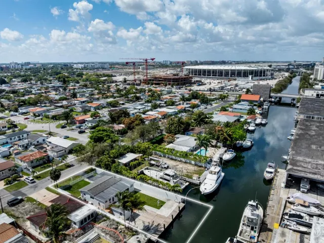 4-bedroom home for sale in Miami - 3551 NW 20th St - MondialRealty