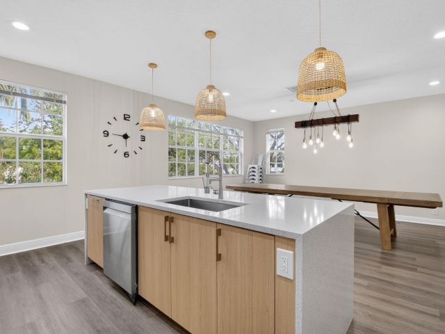 Home for rent at 667 NE Trieste Lane - photo 6915013