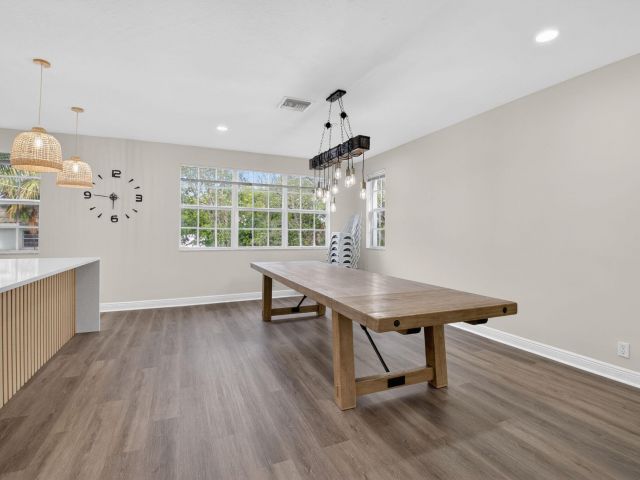 Home for rent at 667 NE Trieste Lane - photo 6915020