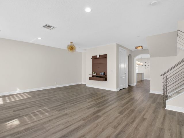 Home for rent at 667 NE Trieste Lane - photo 6915023