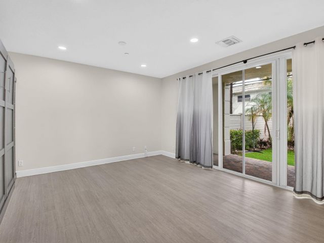 Home for rent at 667 NE Trieste Lane - photo 6915026