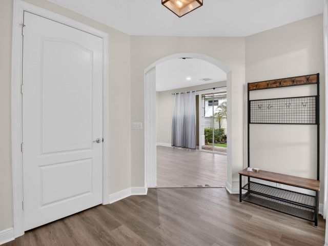 Home for rent at 667 NE Trieste Lane - photo 6915027