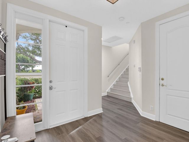 Home for rent at 667 NE Trieste Lane - photo 6915028