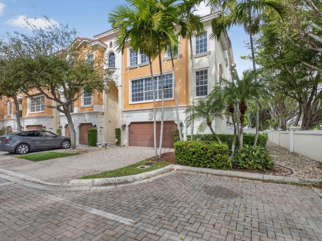 Home for rent at 667 NE Trieste Lane - photo 6915030